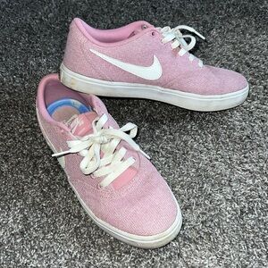 Nike “SB check” low top sneakers